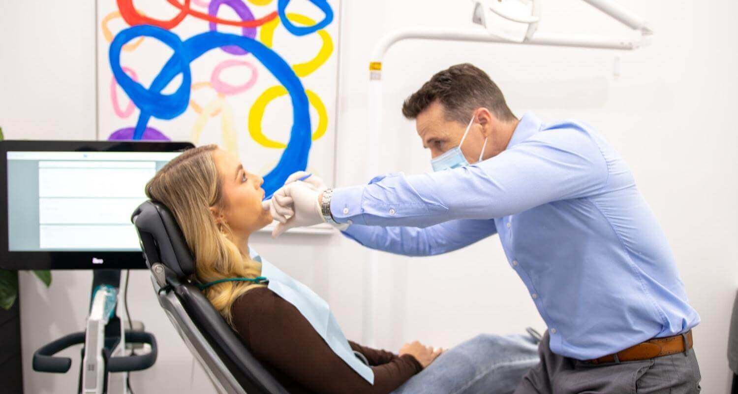 What Is the Difference Between an Orthodontist Instead of a Dentist for Orthodontic Treatments